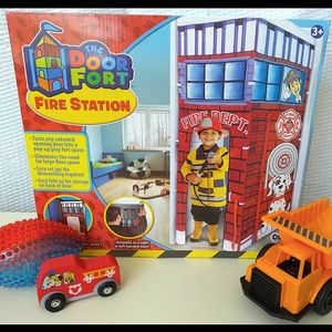 🎁BNIB Fire Station Door Fort